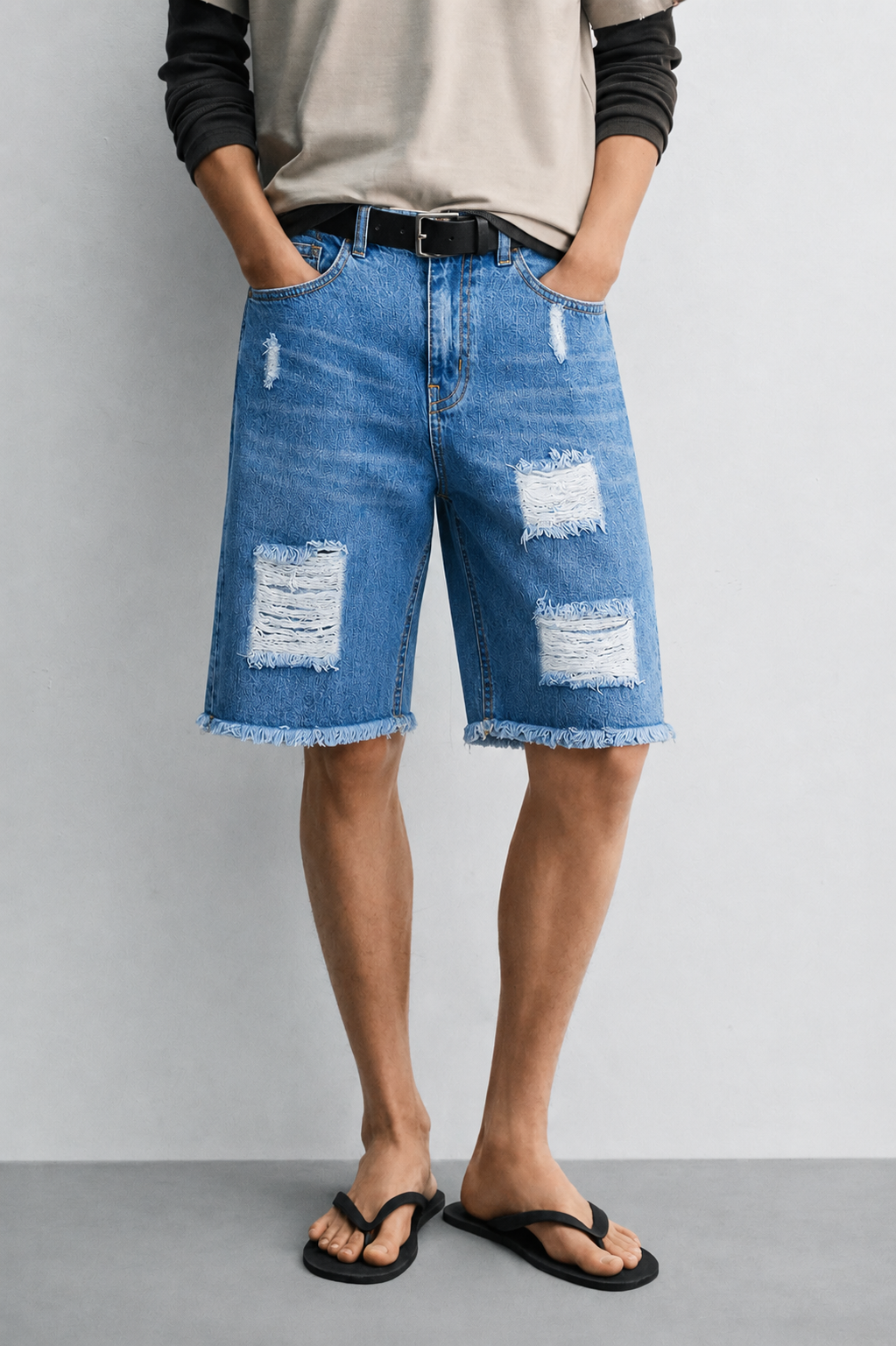 MEN LIGHT BLUE BERMUDA WITH RIPPING ON KNEE
