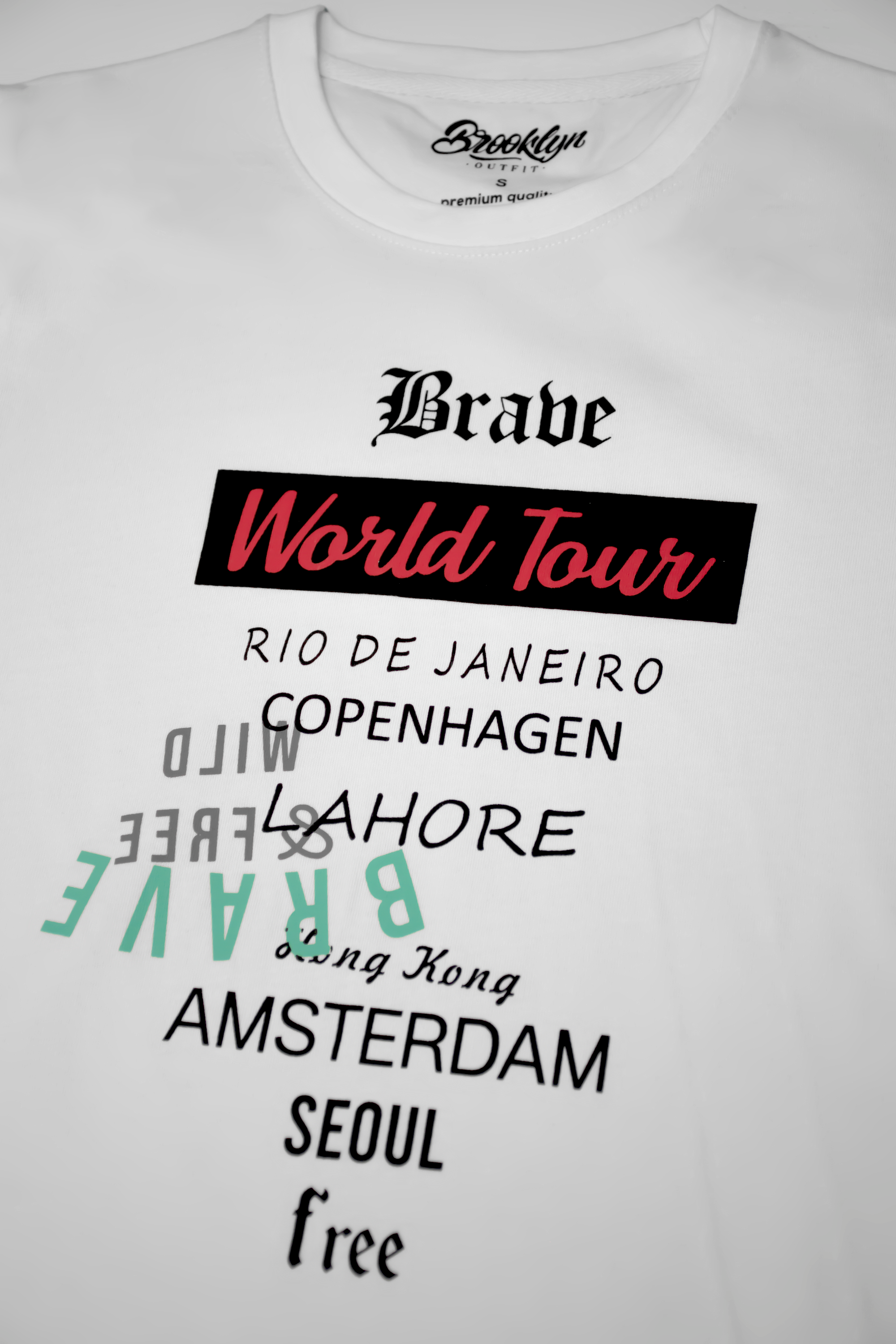 MEN REGULAR FIT WORLD TOUR SLOGAN TEE